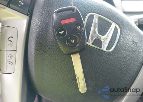 2011 Honda Accord 2.4 Ex-L from USA, damaged, VIN 1HGCP2F8XBA036374